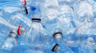 leere PET-Wasserflaschen